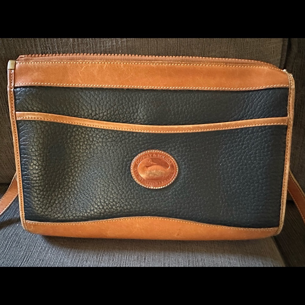 Vintage Dooney&Bourke crossbody bag